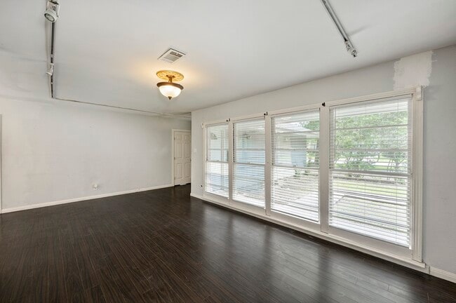 Building Photo - 4626 Evergreen St