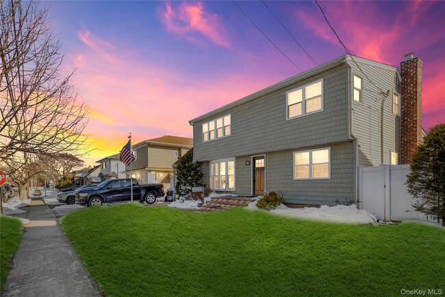 Building Photo - 272 N Delaware Ave