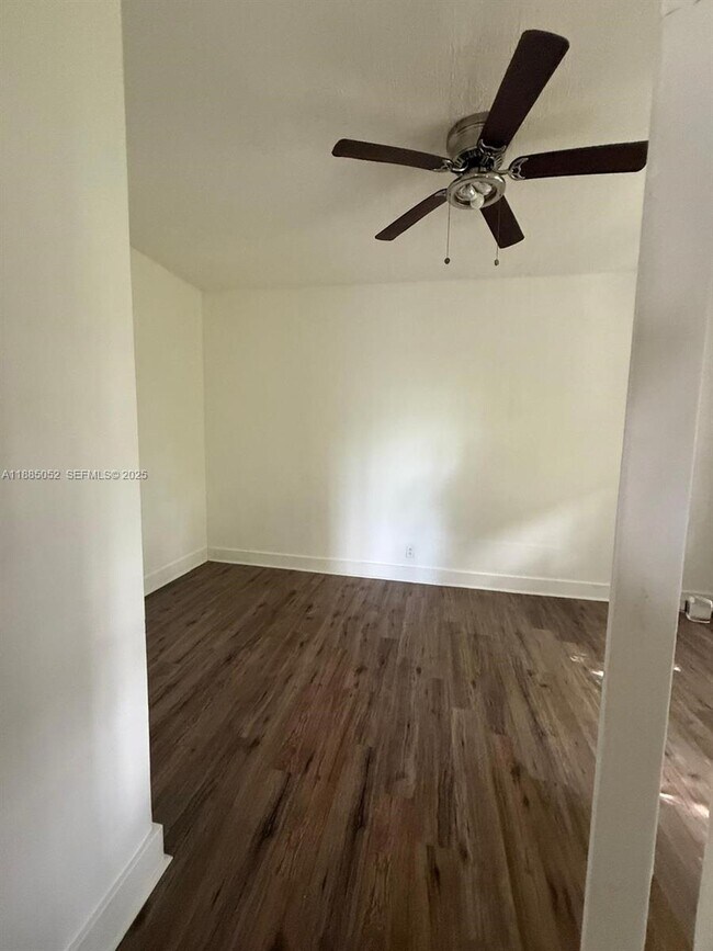 Building Photo - 236 NE 28th St