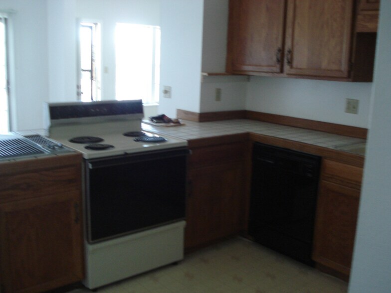 Building Photo - 744 Crown Point Dr