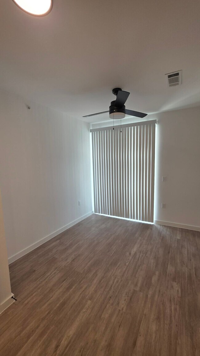 Building Photo - 1606 El Paso St