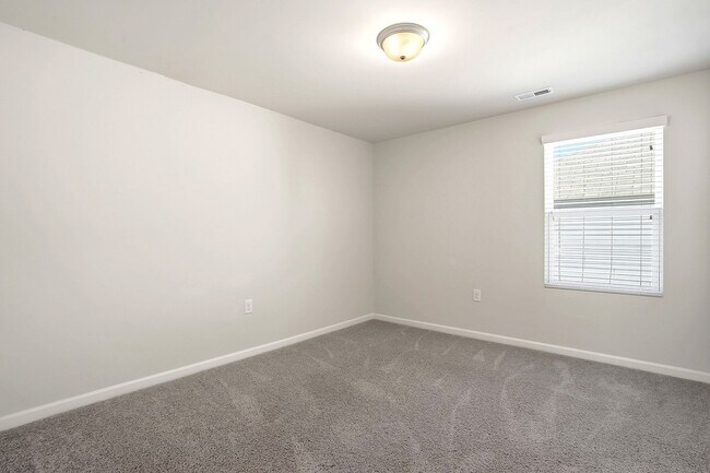 Building Photo - GREAT HOME IN LAKEVIEW RIDGE IN GROWING FUQUAY-VARINA