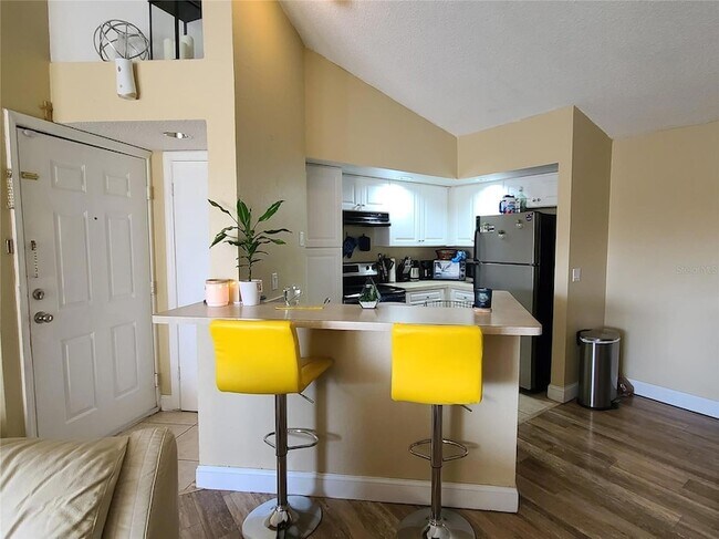 Building Photo - 4630 Commander Dr