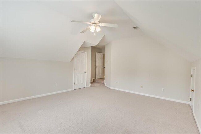 Building Photo - 6515 Fairgreen Dr