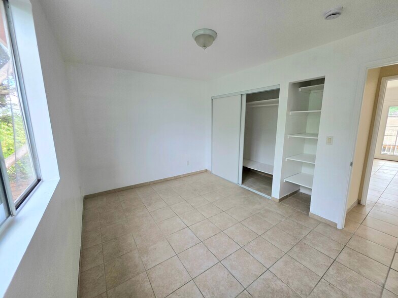 Building Photo - 209 E 119th St