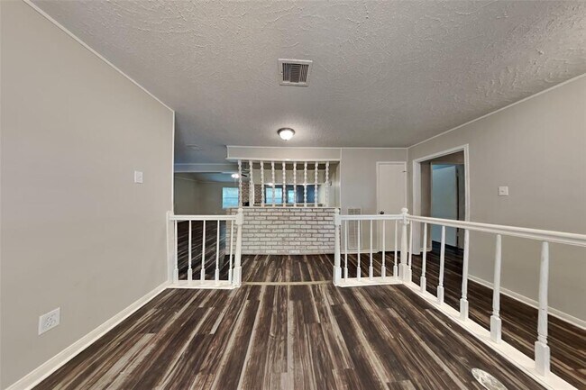 Building Photo - 3214 Evergreen Glade Dr