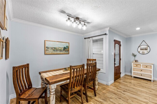 Building Photo - 112 April Wind Dr E