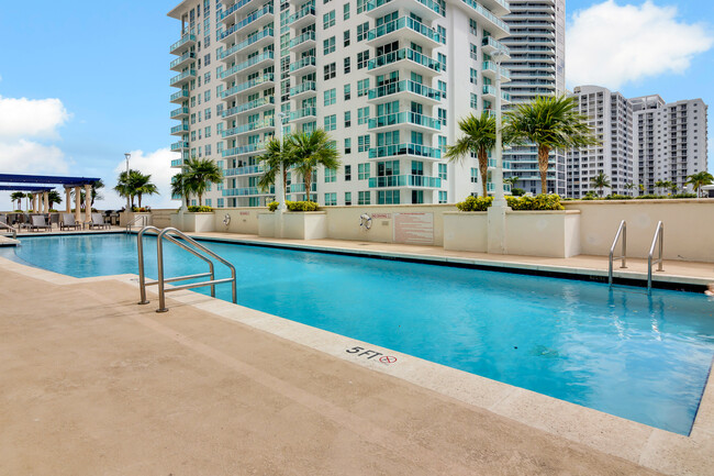 Building Photo - 1200 Brickell Bay Dr