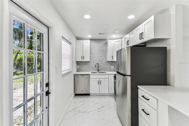 Building Photo - 4290 Neptune Dr SE