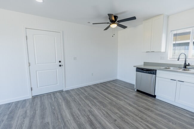 Building Photo - 6151 Poppy Blvd