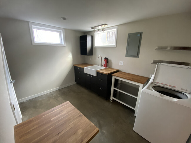 Basement kitchenette and laundry - 3200 SE 78TH AVE