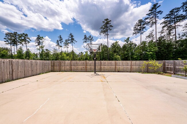 Building Photo - 4 Bedroom 2.5 Bath Home in Cane Bay Planta...