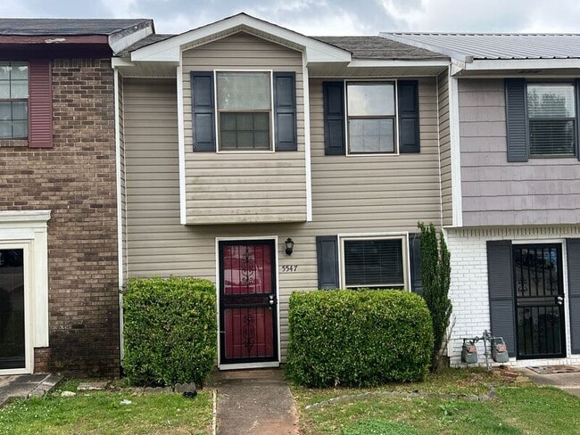 Building Photo - 5547 St James St