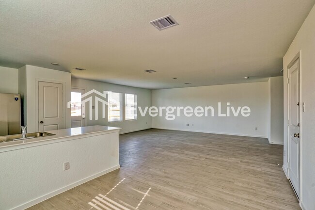 Building Photo - 732 Magnolia Creek Dr