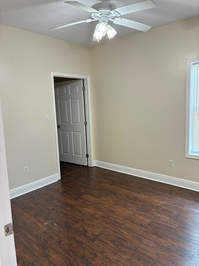 Building Photo - Beautiful 2/1 in Bay St. Louis, MS