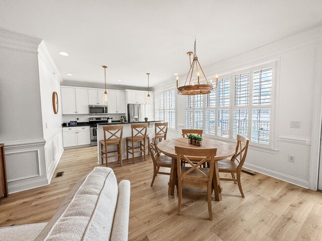 Building Photo - Fully Furnished Waterfront Elegance on Mai...