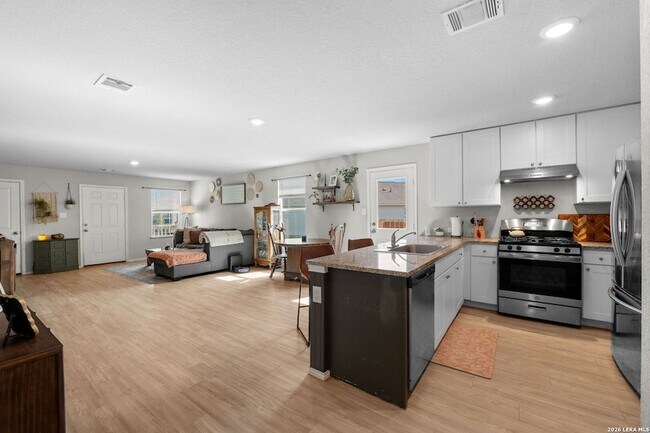 Building Photo - 6403 Ignacio Ct