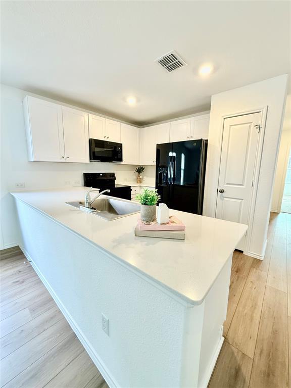 Building Photo - 716 Commander Abbott Dr