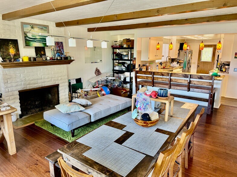 Kitchen with breakfast bar! - 31324 Club Vista Ln
