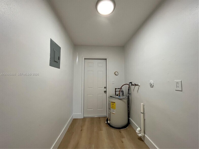 Building Photo - 6301 SW 20th St