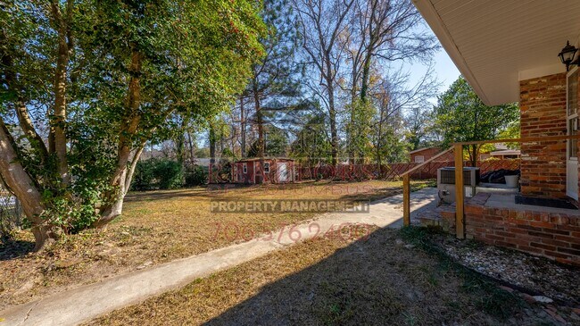 Building Photo - 386 Victory Dr