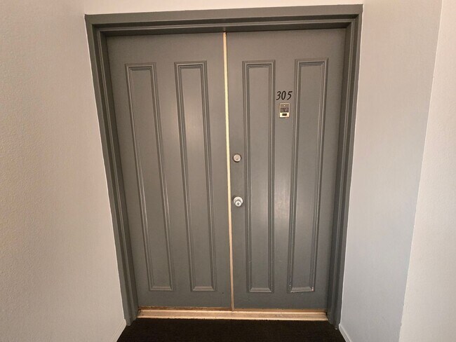 Building Photo - 4705 Kester Ave