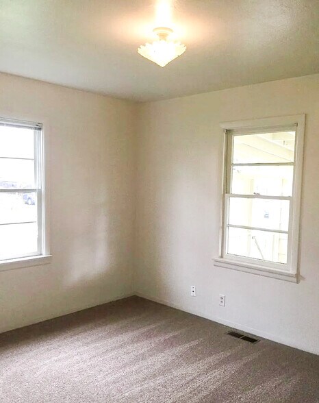bedroom - 901 King St
