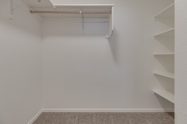 Building Photo - Beautiful 3 Bedroom Townhome for Lease!