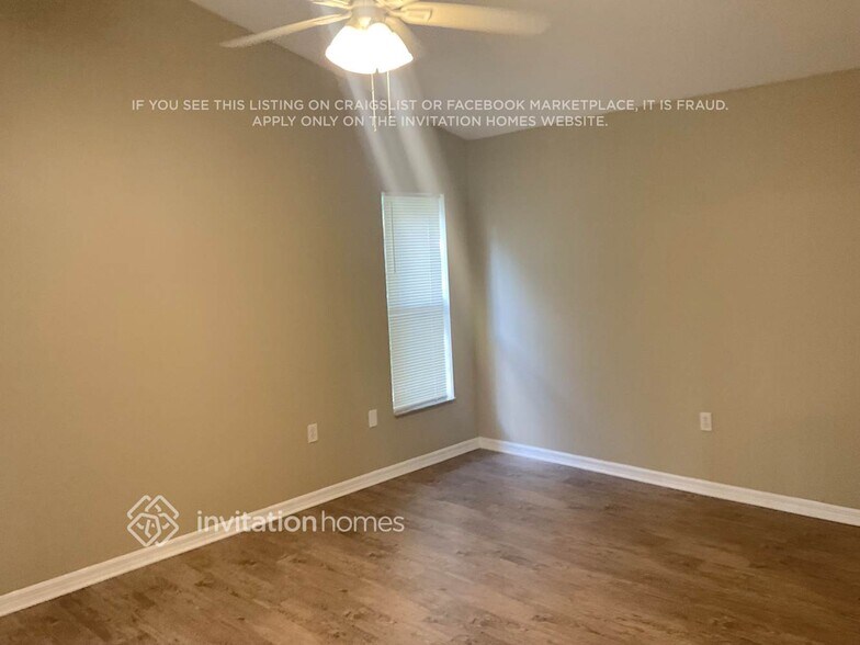 Building Photo - 11801 Acorn Woods Terrace