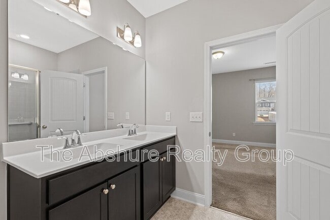 Building Photo - 138 Willow Grove Ln