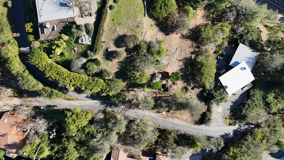 Building Photo - 6100 Skyline Blvd