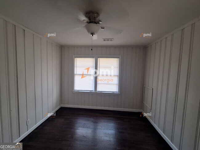 Building Photo - 1487 Woodfern Dr