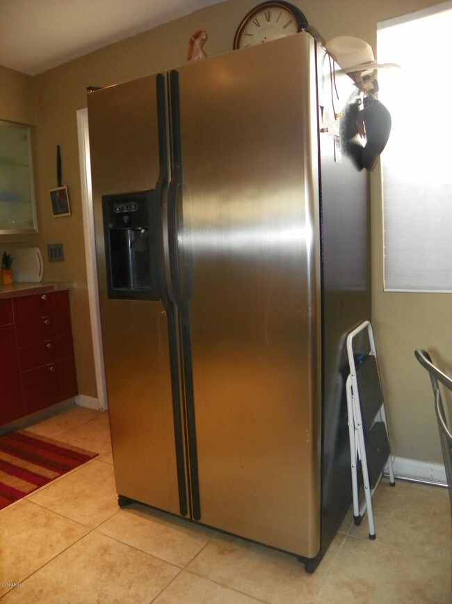 Building Photo - 6815 E 2nd St