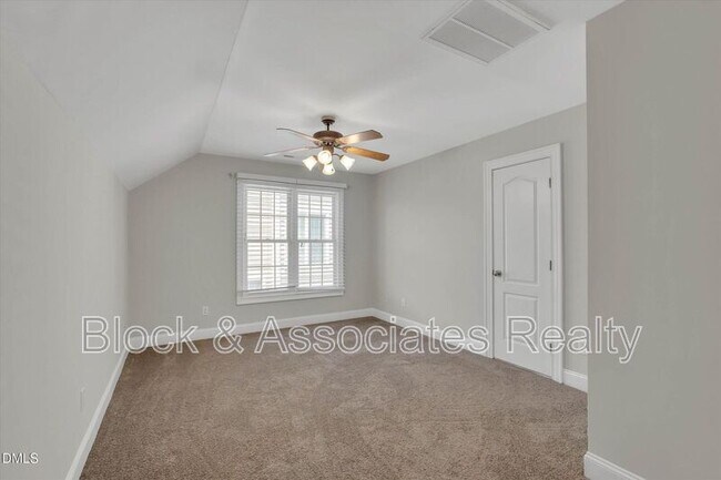 Building Photo - 109 Old Savannah Dr