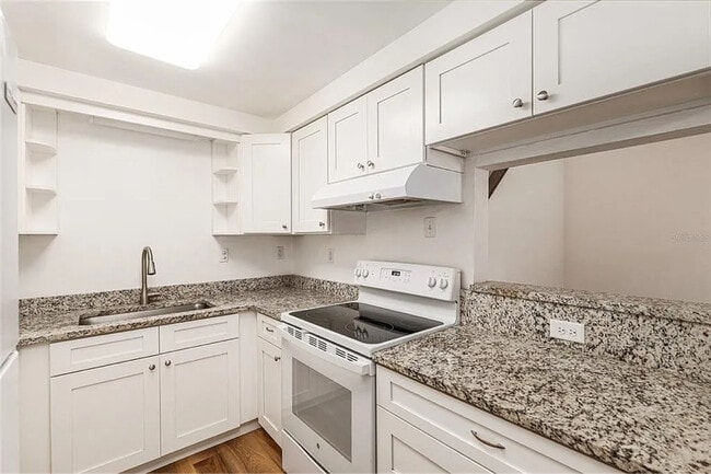 Building Photo - 4724 SW 67th Terrace