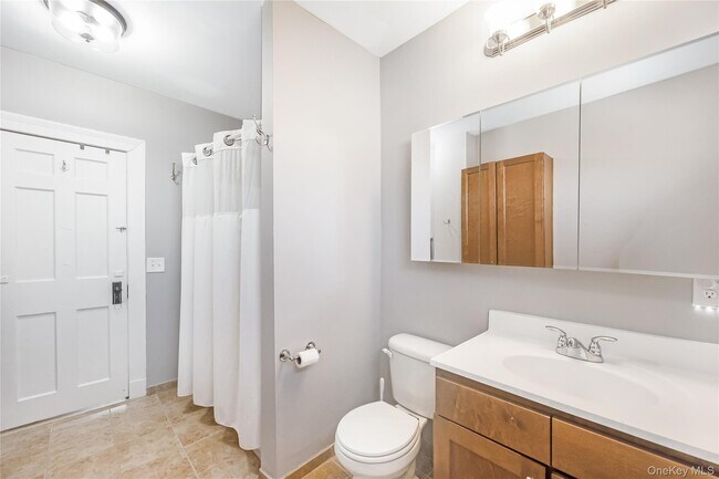 Building Photo - 312 Ellington Ave E