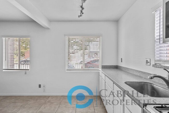 Building Photo - 2110 Bacon St