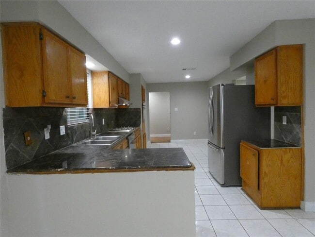 Building Photo - 8919 Winding River Dr