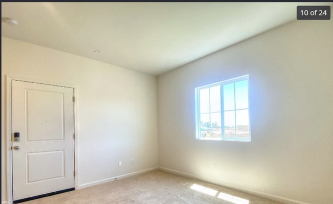 Building Photo - 917 Somerset Way