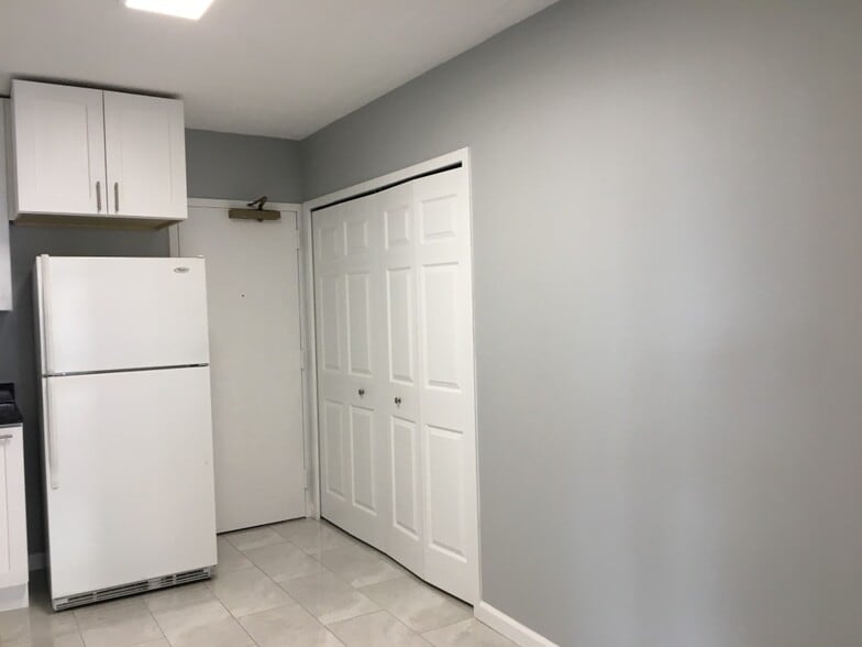 Building Photo - 3705 S George Mason Dr