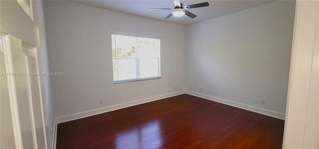 Building Photo - 4451 Laurel Pl