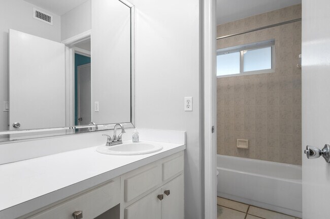 Building Photo - 3851 N Ocean Blvd