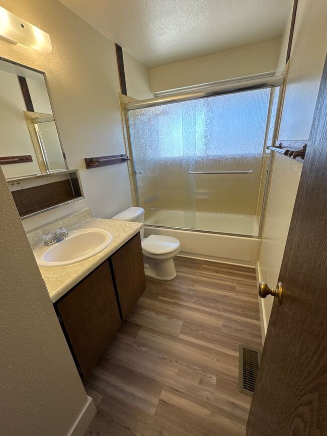 Building Photo - Cute 3 Bedroom 1 Bath in NW Corvallis! Sma...