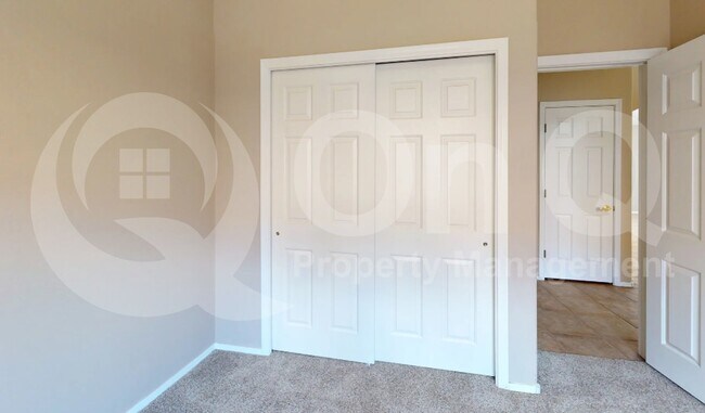 Building Photo - 579 W Tara Danette Dr