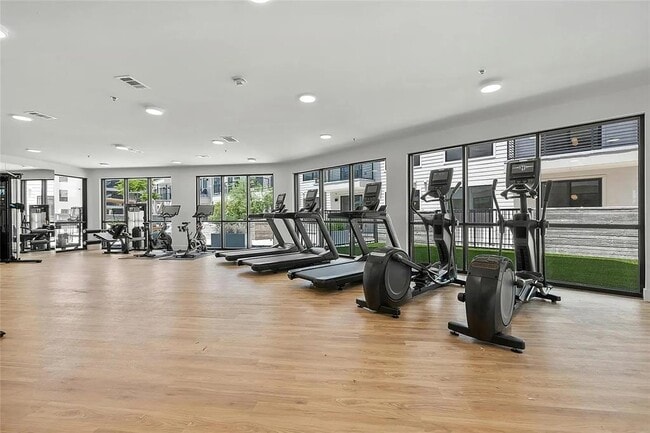 Building Photo - 1701 Simond Ave Ave