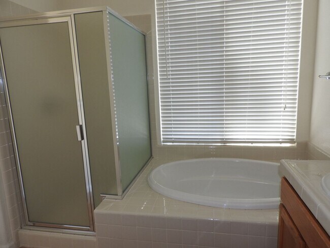 Building Photo - Beautiful Home in Highland Park