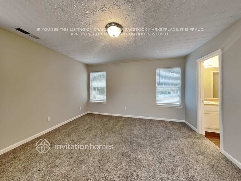 Building Photo - 86 E Main St N