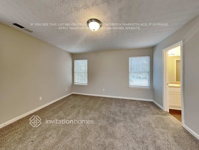 Building Photo - 86 E Main St N