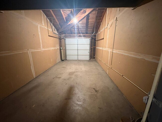 Building Photo - 4724 W Ashlan Ave