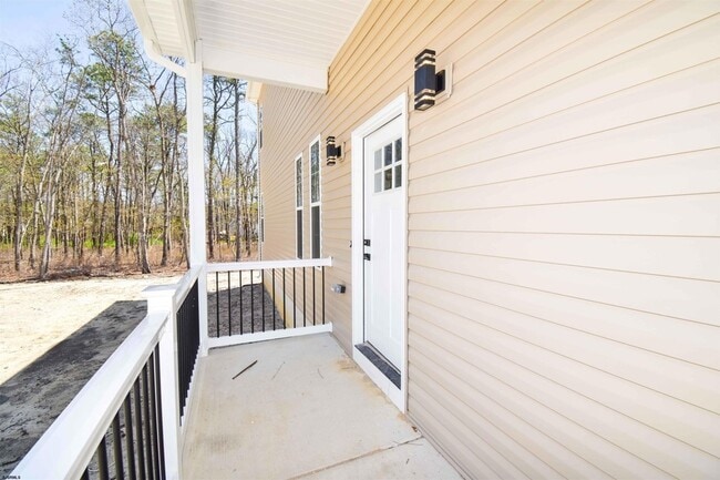 Building Photo - 438A Redwood Ave